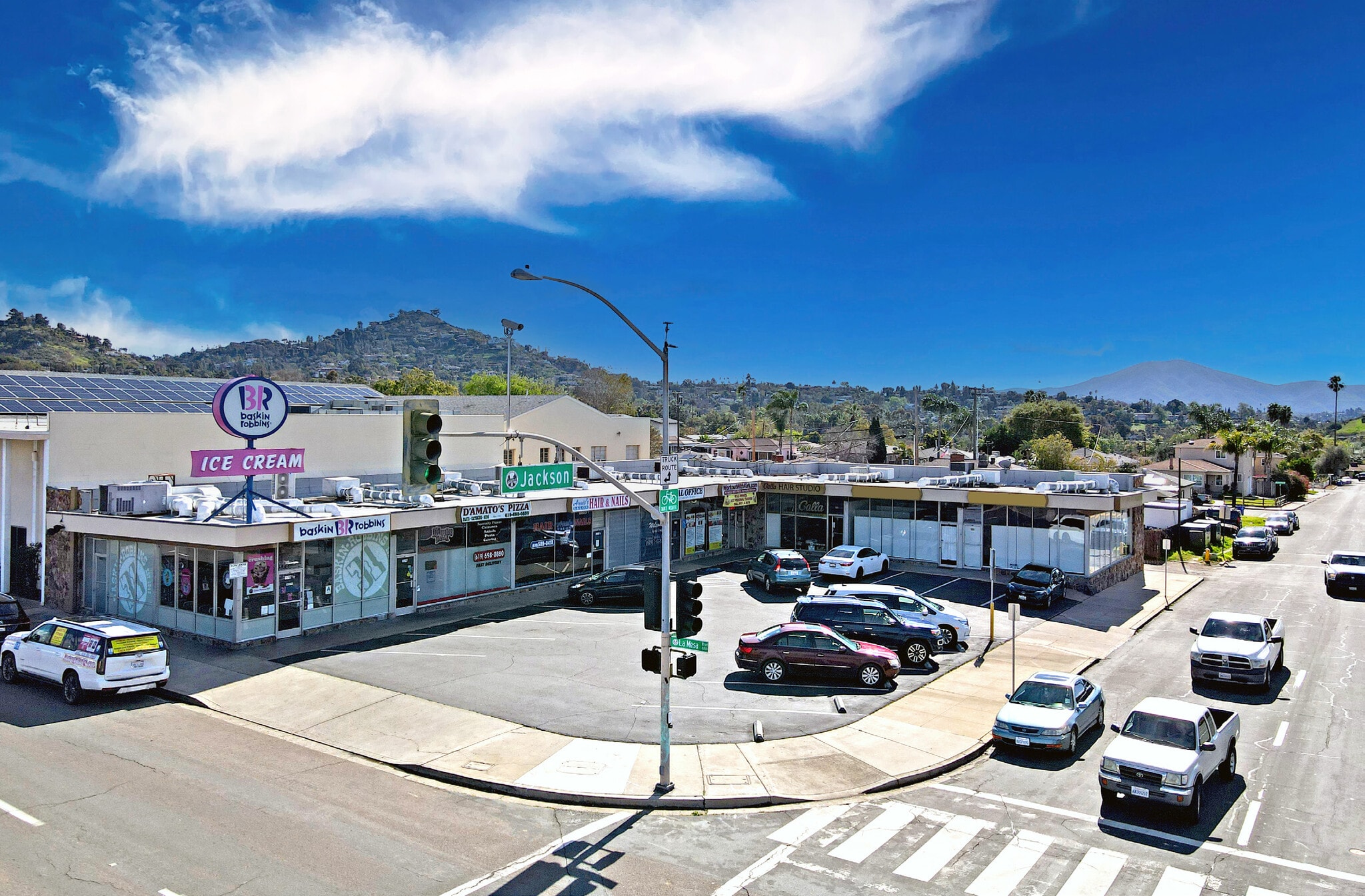8801-8807 La Mesa Blvd, La Mesa, CA à louer Photo du bâtiment- Image 1 de 5