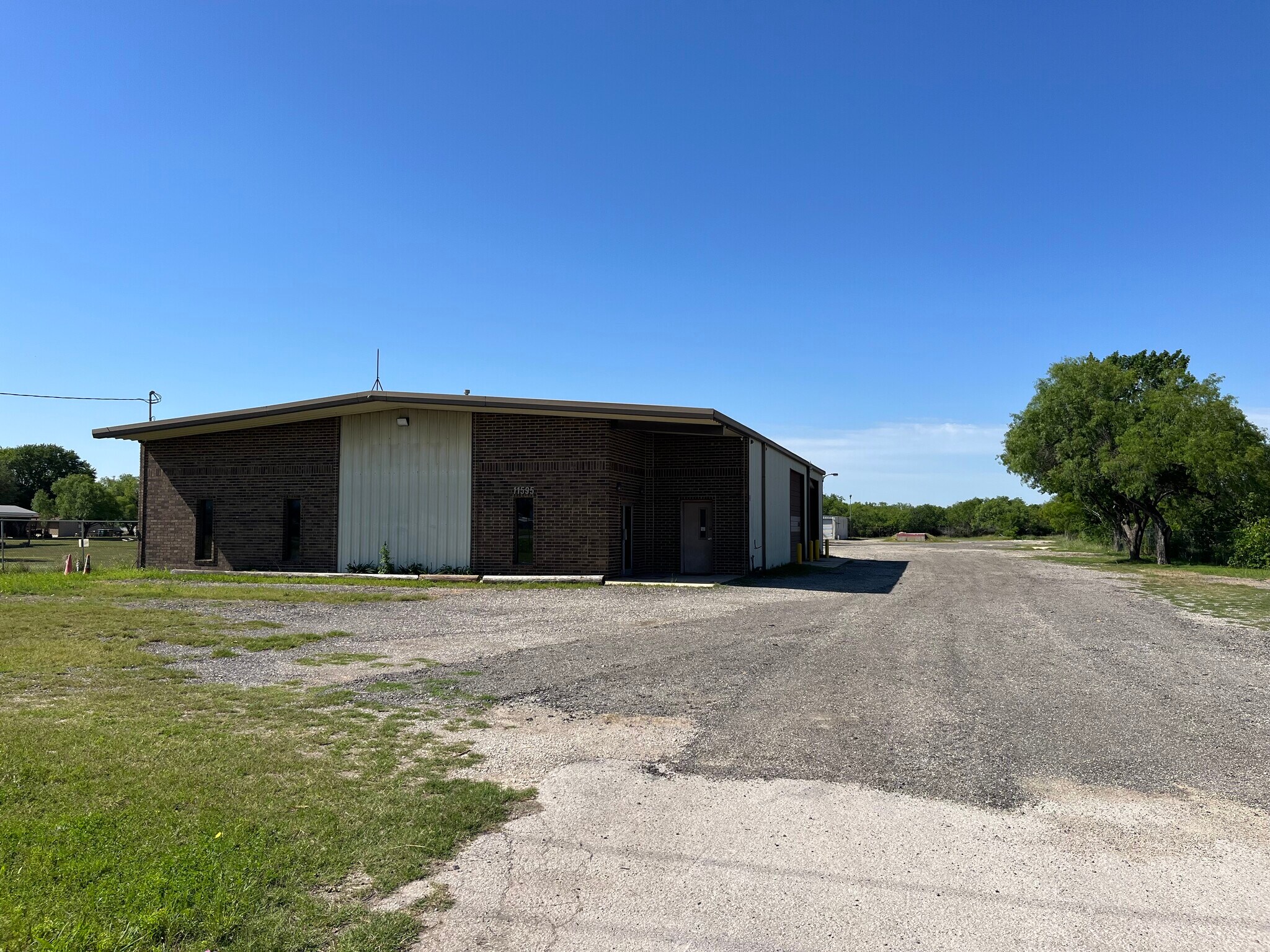 11595 US Highway 181, San Antonio, TX à louer Photo du bâtiment- Image 1 de 13