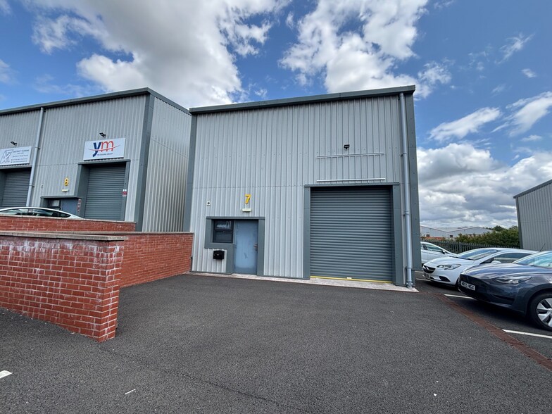 Stone Hill Rd, Bolton à louer - Photo du bâtiment - Image 2 de 4