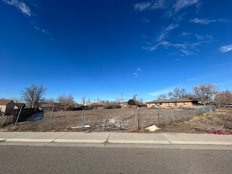 7301 Leyden st, Commerce City, CO à vendre - Photo du bâtiment - Image 2 de 8