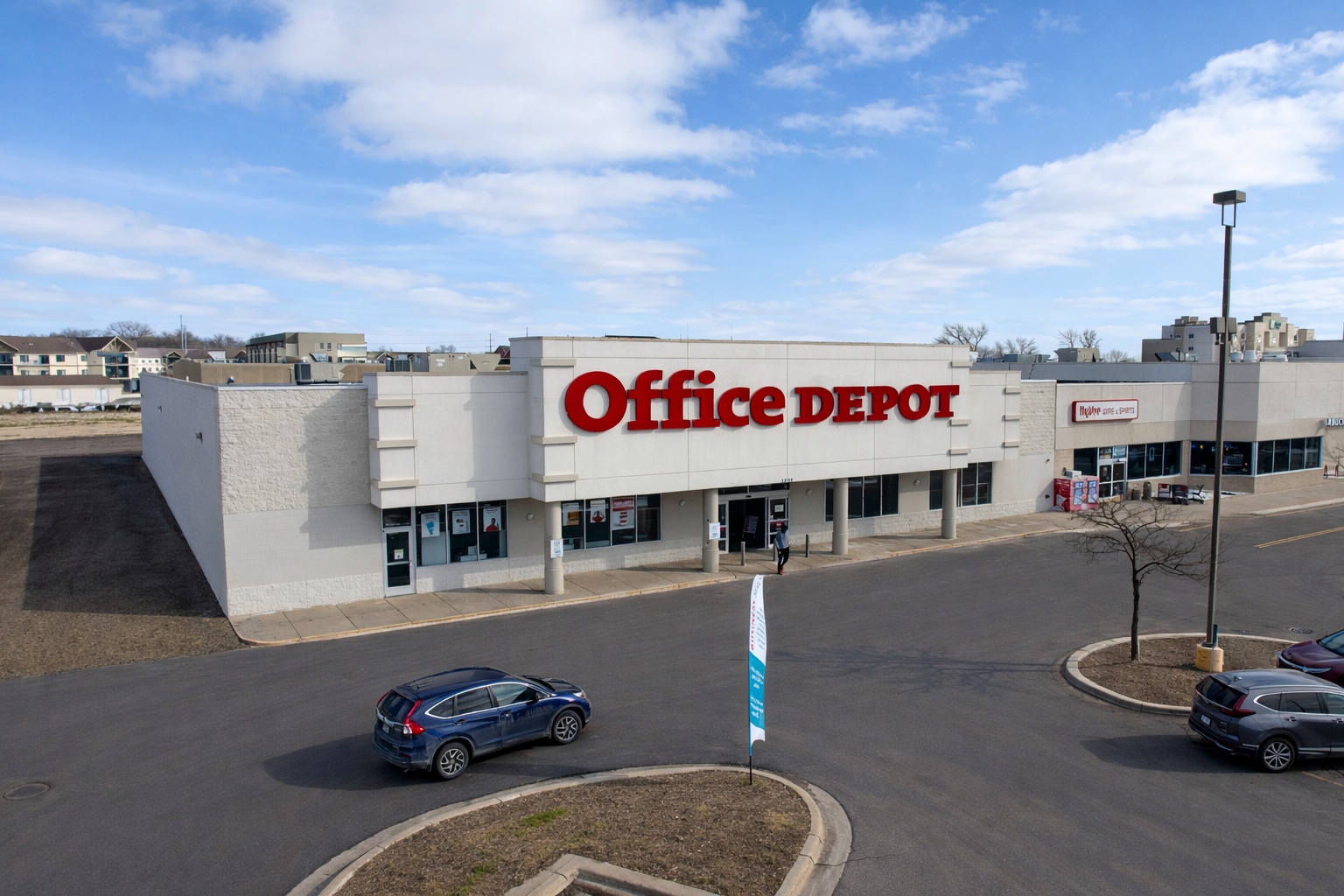 2020 Adams St, Mankato, MN for sale Primary Photo- Image 1 of 11