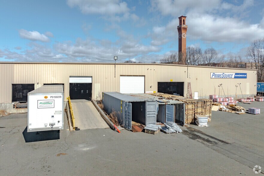 45 Freight St, Waterbury, CT à louer - Photo du bâtiment - Image 2 de 5