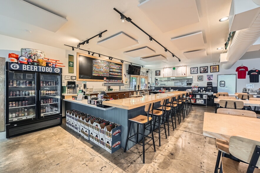 4343 SE Hawthorne Blvd, Portland, OR for sale - Building Photo - Image 3 of 29