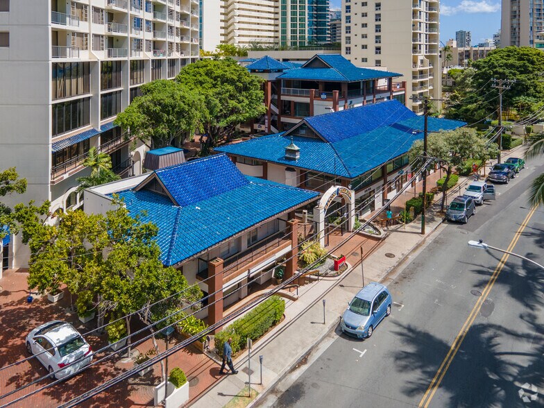 438-444 Hobron Ln, Honolulu, HI for lease - Primary Photo - Image 1 of 75