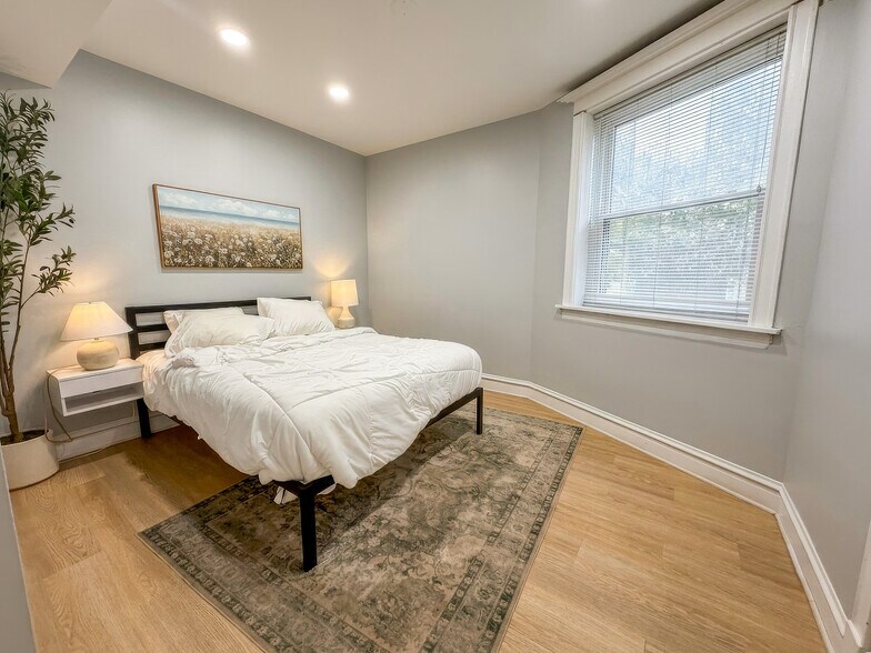 2236 W Augusta Blvd, Chicago, IL à vendre - Photo du bâtiment - Image 2 de 5