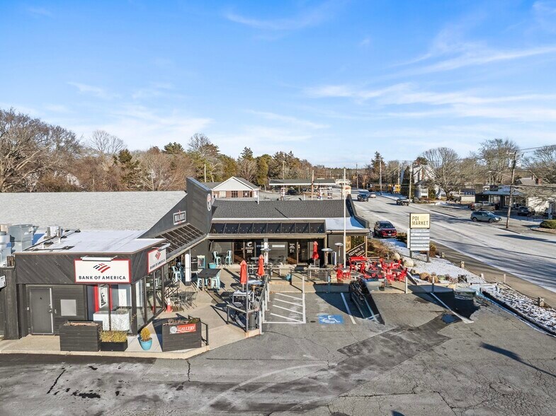 33 County Rd, Mattapoisett, MA à louer - Photo du bâtiment - Image 2 de 3