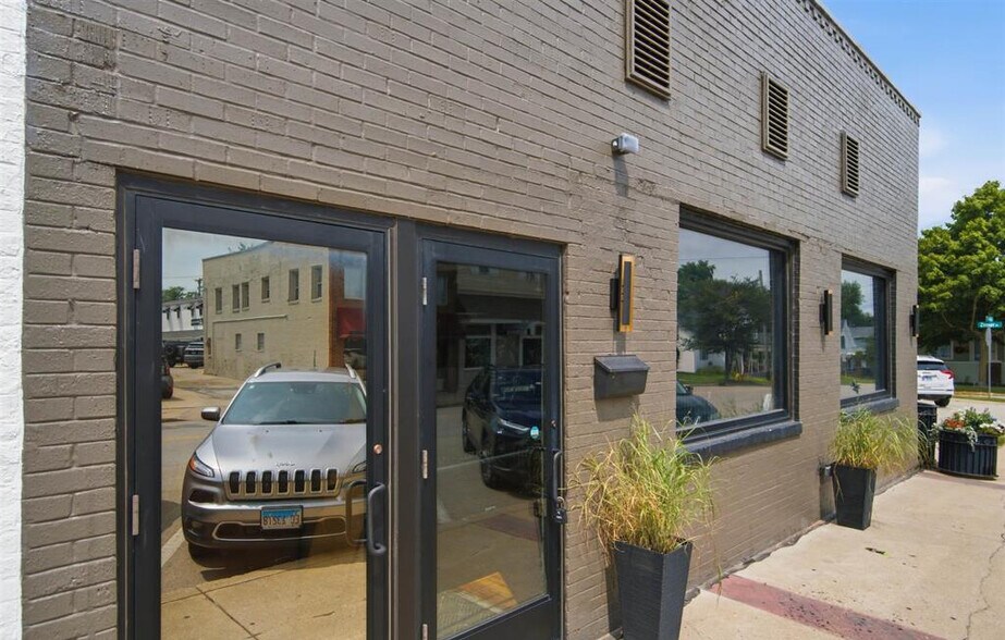 122 N Main St, Washington, IL à louer - Photo du bâtiment - Image 3 de 24