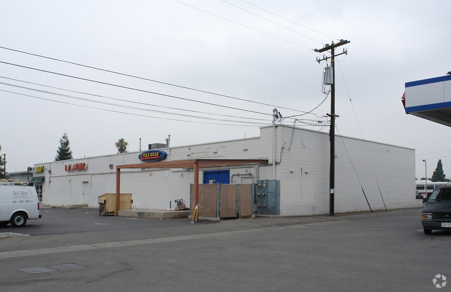 1921A-1921D 24th St, Bakersfield, CA for lease - Building Photo - Image 2 of 5