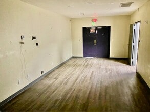 3904 Ayers Rd, Fort Smith, AR for sale Interior Photo- Image 2 of 34