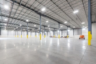 144-154 Commonwealth Dr, Jenkins, PA for lease Interior Photo- Image 1 of 4