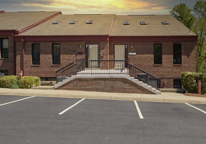 2555-2575 Chain Bridge Rd, Vienna, VA for lease Interior Photo- Image 1 of 11