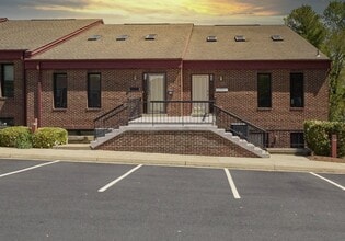 2555-2575 Chain Bridge Rd, Vienna, VA for lease Interior Photo- Image 1 of 11