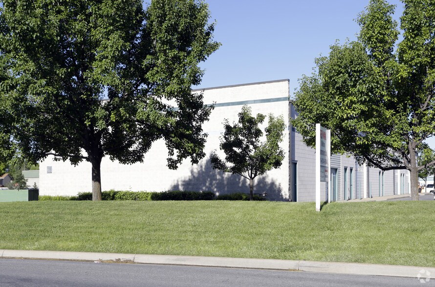 1252-1264 W 50 S, Centerville, UT à louer - Photo du bâtiment - Image 3 de 3