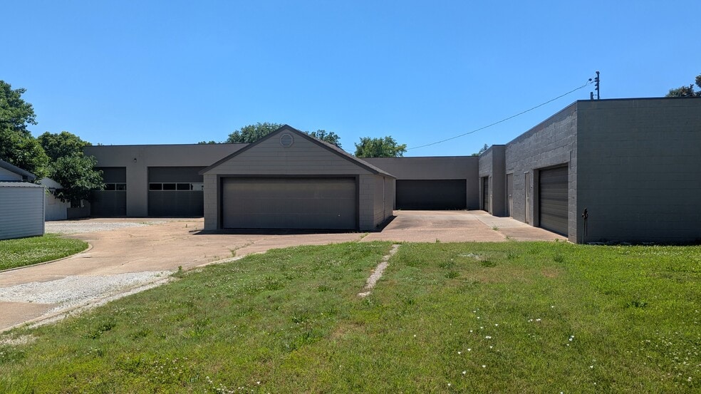 3004 S Belt W, Belleville, IL for sale - Building Photo - Image 2 of 6