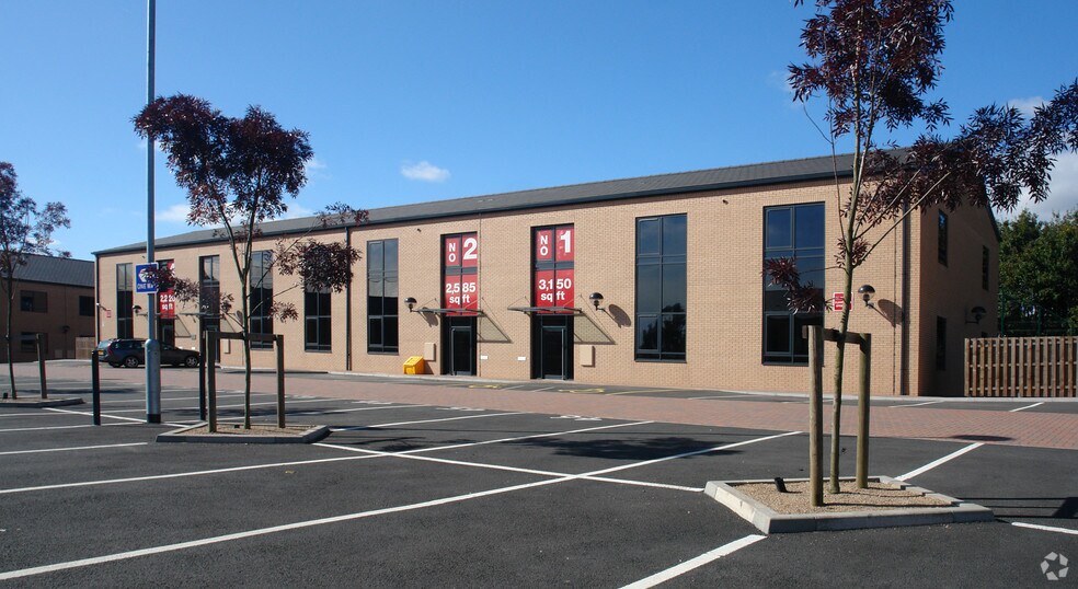 1-4 Sandy Way, Tamworth à louer - Photo du bâtiment - Image 1 de 2