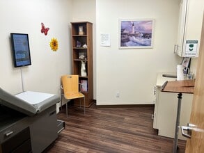 400 S Oyster Bay Rd, Hicksville, NY à louer Photo intérieure- Image 1 de 10