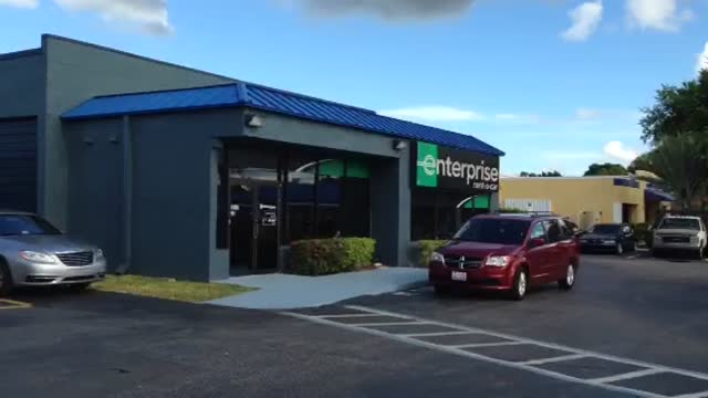 4917 N University Dr, Lauderhill, FL à louer - Vidéo sur l’inscription commerciale - Image 3 de 9