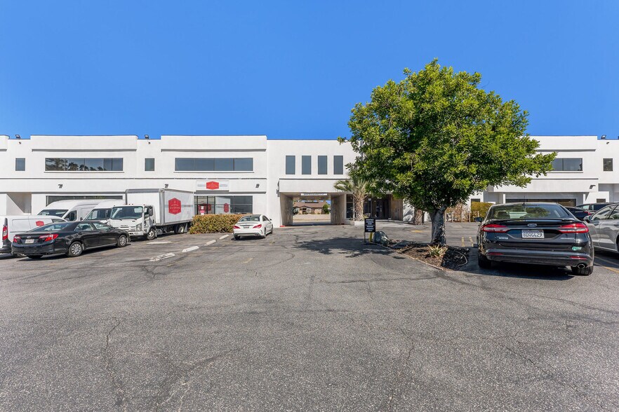 5535-5551 Balboa Blvd, Encino, CA à louer - Photo du bâtiment - Image 3 de 10