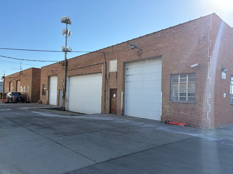 9708-9710 W Foster Ave, Chicago, IL à louer - Photo du bâtiment - Image 1 de 4