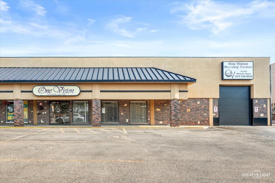 2701 W Jefferson St, Joliet, IL à louer - Photo du bâtiment - Image 1 de 19