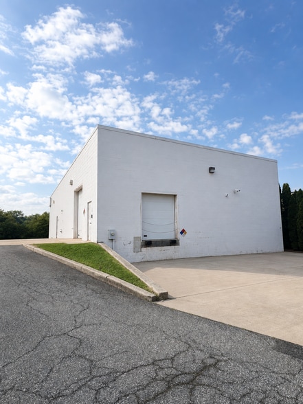 107 Ruthar Dr, Newark, DE for sale - Building Photo - Image 2 of 17