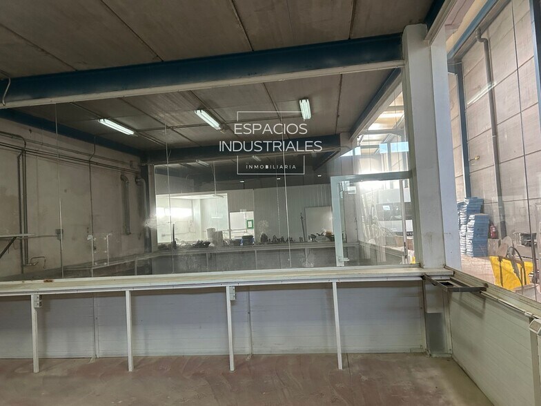 Industriel dans Humanes de Madrid, Madrid à vendre - Photo du bâtiment - Image 3 de 14