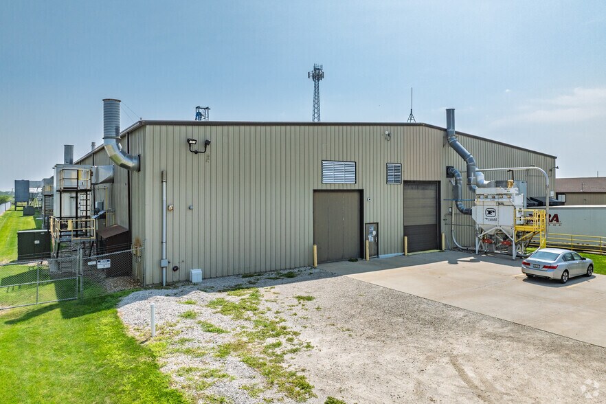 1210 N 14th St, Indianola, IA à vendre - Photo du bâtiment - Image 2 de 4