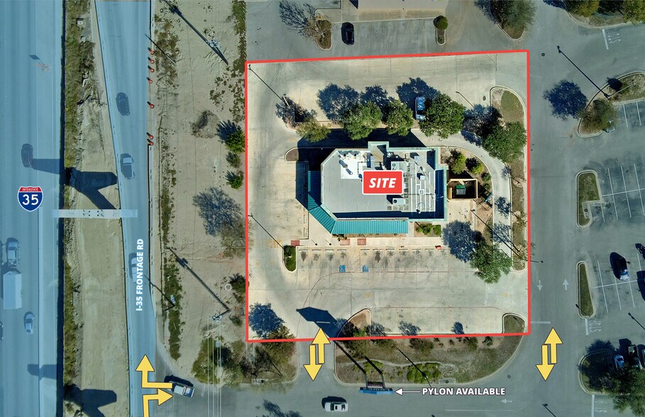 11722 N IH-35, San Antonio, TX à louer - Photo du bâtiment - Image 2 de 4