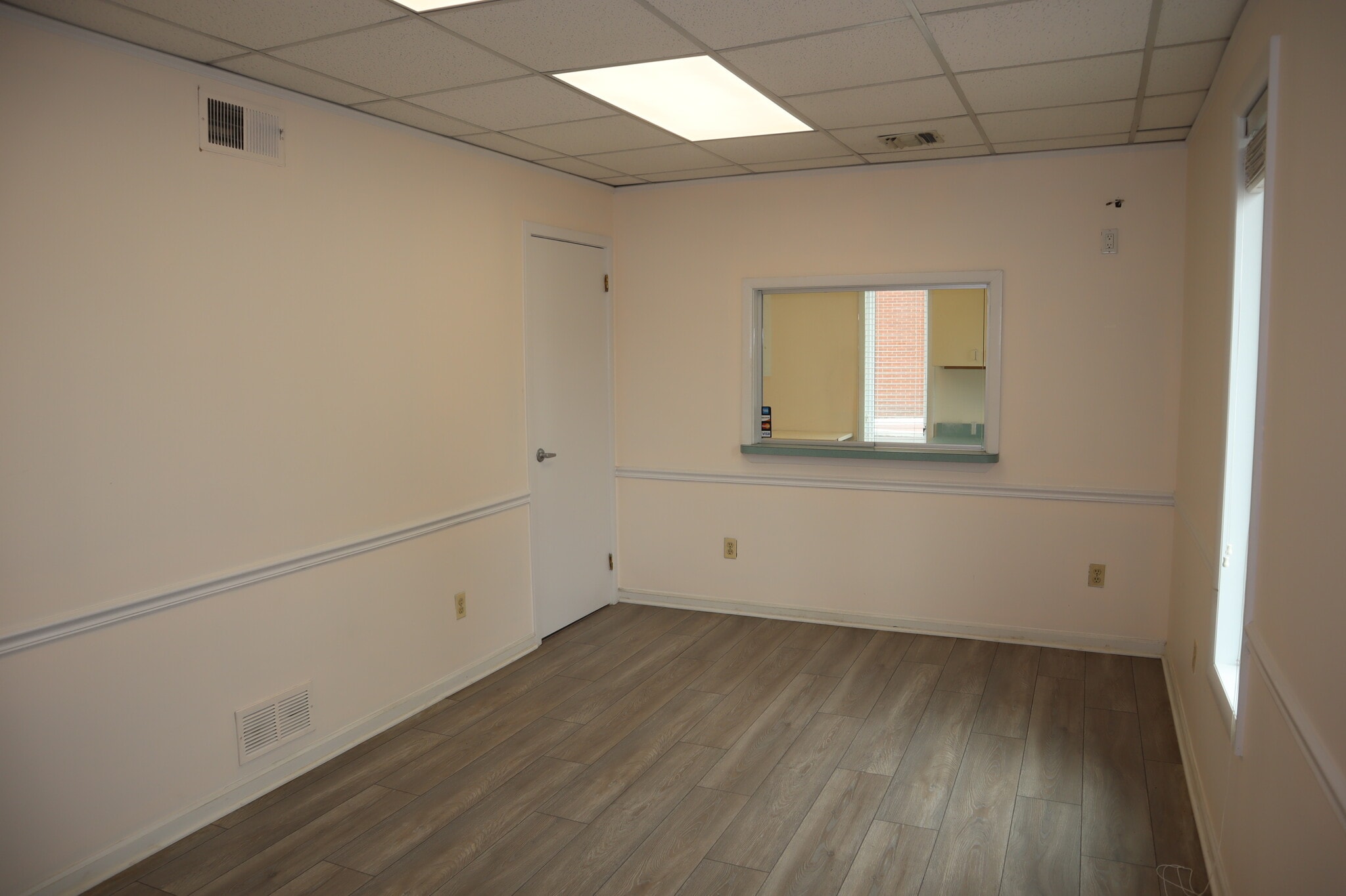 102-104 S Main St, Manville, NJ for lease Interior Photo- Image 1 of 6