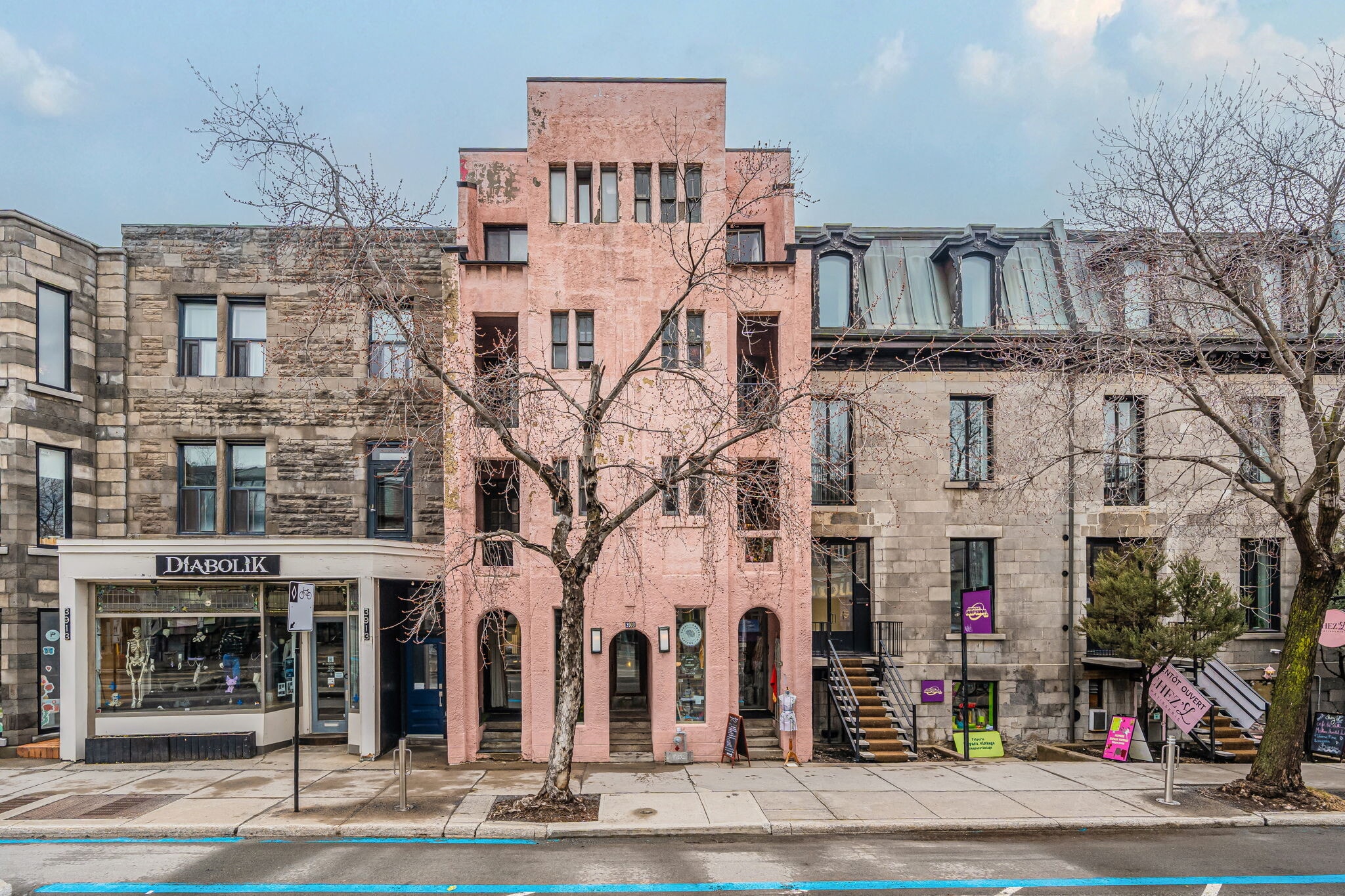 3903 Rue Saint-Denis, Montréal, QC à louer Photo principale- Image 1 de 4