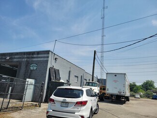 Plus de détails pour 114 Railroad St, Huntington Station, NY - Terrain à louer