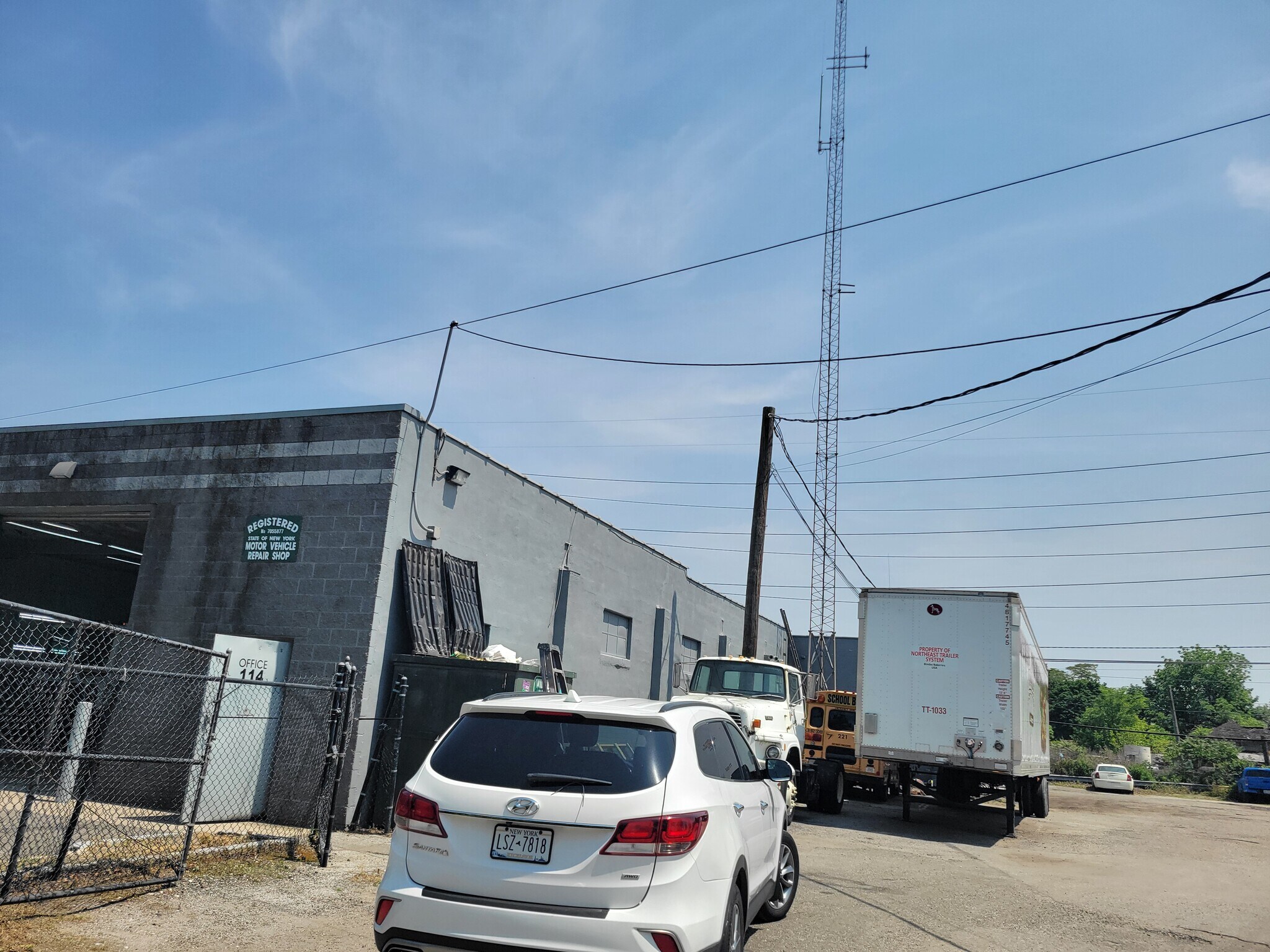 114 Railroad St, Huntington Station, NY à louer Photo principale- Image 1 de 5