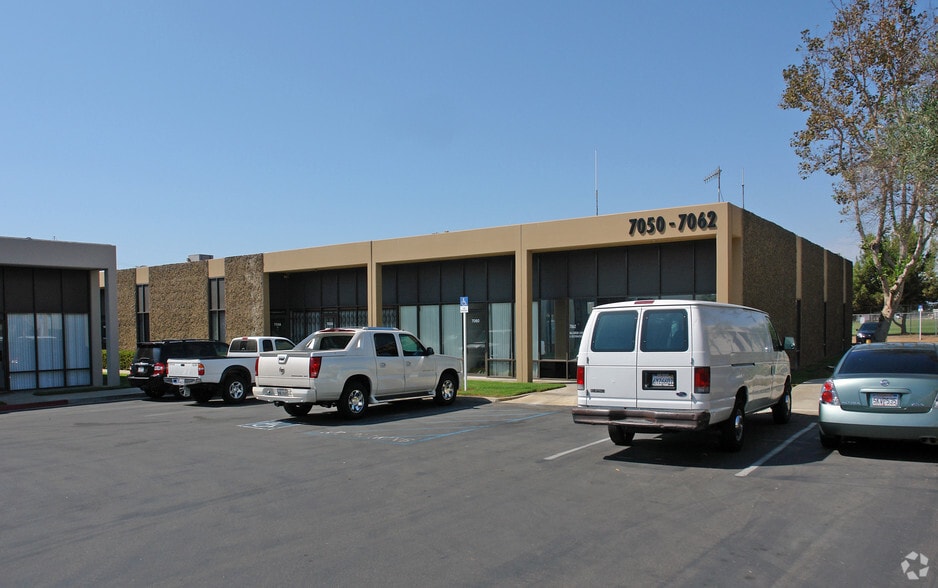 7050-7062 Convoy Ct, San Diego, CA for lease - Primary Photo - Image 1 of 12
