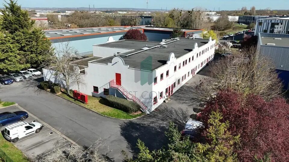 Office in Éragny for lease Building Photo- Image 1 of 4