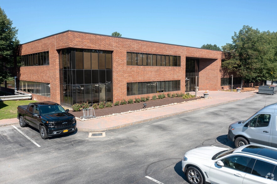 1000 Pittsford Victor Rd, Pittsford, NY for sale - Primary Photo - Image 1 of 24