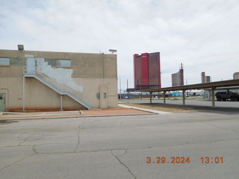 2753 S Highland Dr, Las Vegas, NV à vendre - Photo du bâtiment - Image 2 de 6