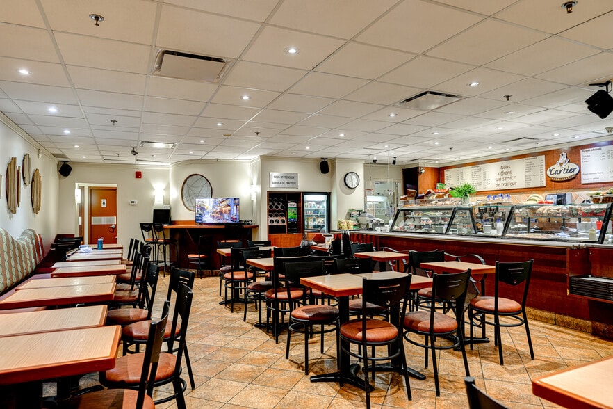 1851 Rue Sherbrooke E, Montréal, QC for lease - Interior Photo - Image 3 of 15
