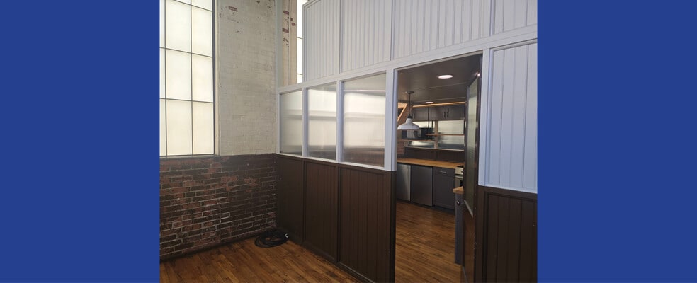2020 St Clair Ave, Cleveland, OH à vendre - Photo du bâtiment - Image 2 de 21
