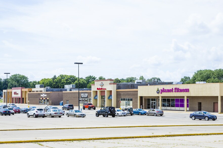 2900 E Lincolnway, Sterling, IL à louer - Photo du bâtiment - Image 2 de 11