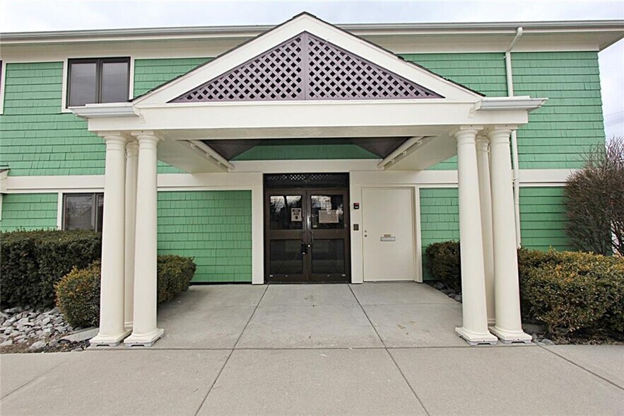 131 Orchard Park Rd, West Seneca, NY à louer - Photo du bâtiment - Image 2 de 30