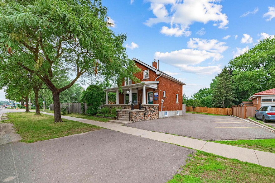 3569 Cawthra Rd, Mississauga, ON for sale - Primary Photo - Image 1 of 33