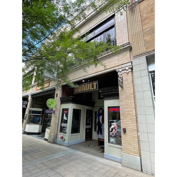213 N Main St, Greenville, SC for lease - Building Photo - Image 2 of 6