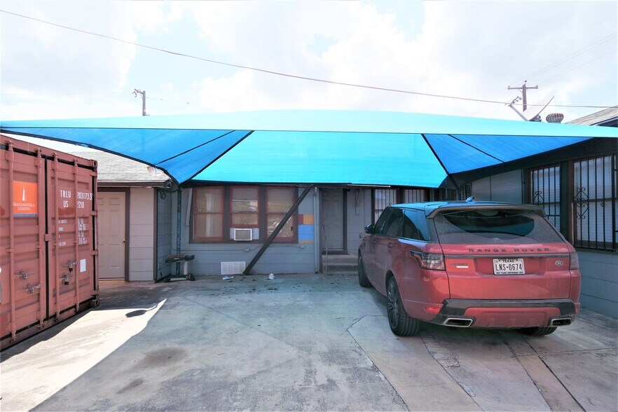 4800 Rigsby Ave, San Antonio, TX à louer - Photo du bâtiment - Image 3 de 11