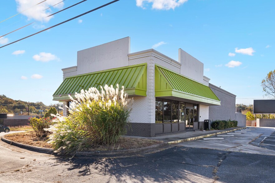 1429 US Highway 421, Wilkesboro, NC à vendre - Photo du bâtiment - Image 2 de 17