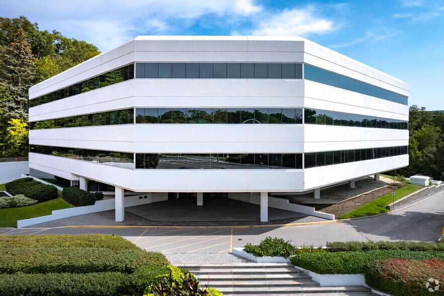 4141 Yonge St, Toronto, ON for lease - Building Photo - Image 1 of 8