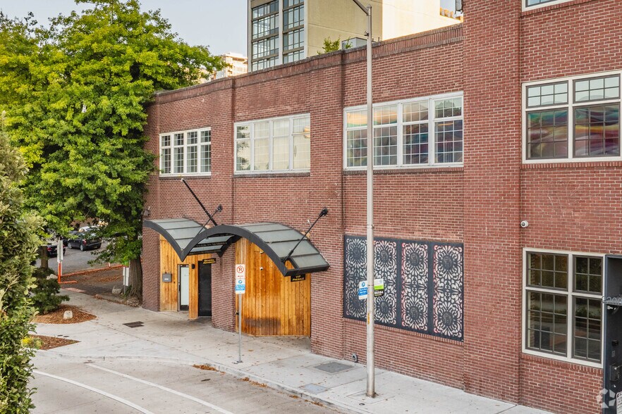 2218-2220 Western Ave, Seattle, WA à louer - Photo du bâtiment - Image 2 de 6