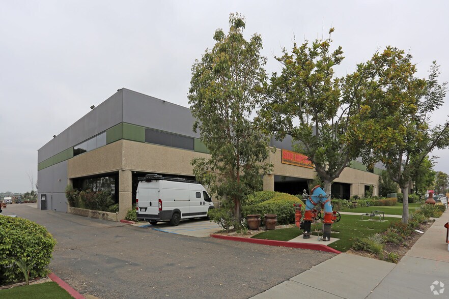 9350 Trade Pl, San Diego, CA à louer - Photo du bâtiment - Image 3 de 3