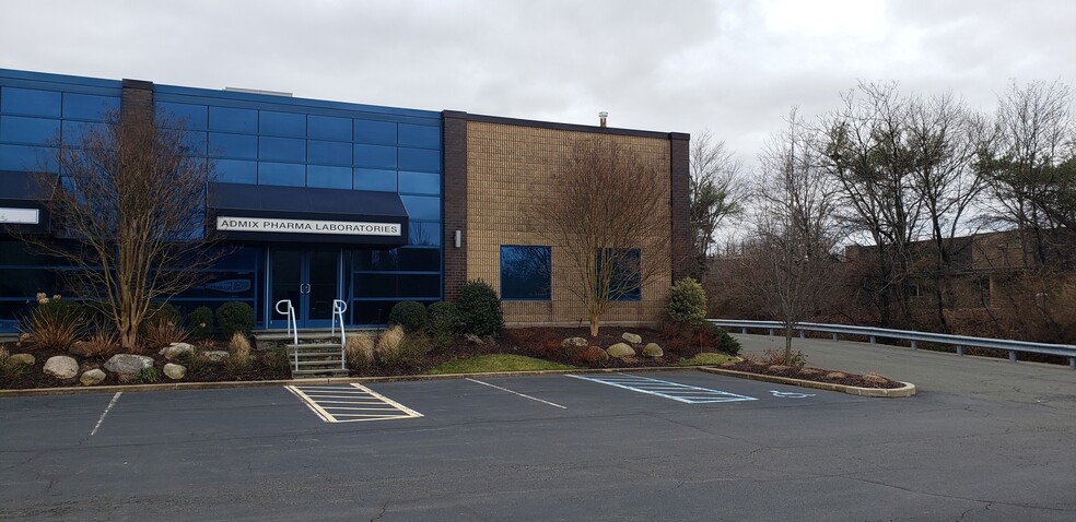 3001 Hadley Rd, South Plainfield, NJ for lease - Building Photo - Image 3 of 5