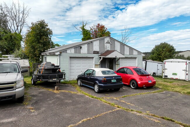 More details for 406 Somers Rd, Ellington, CT - Retail for Sale