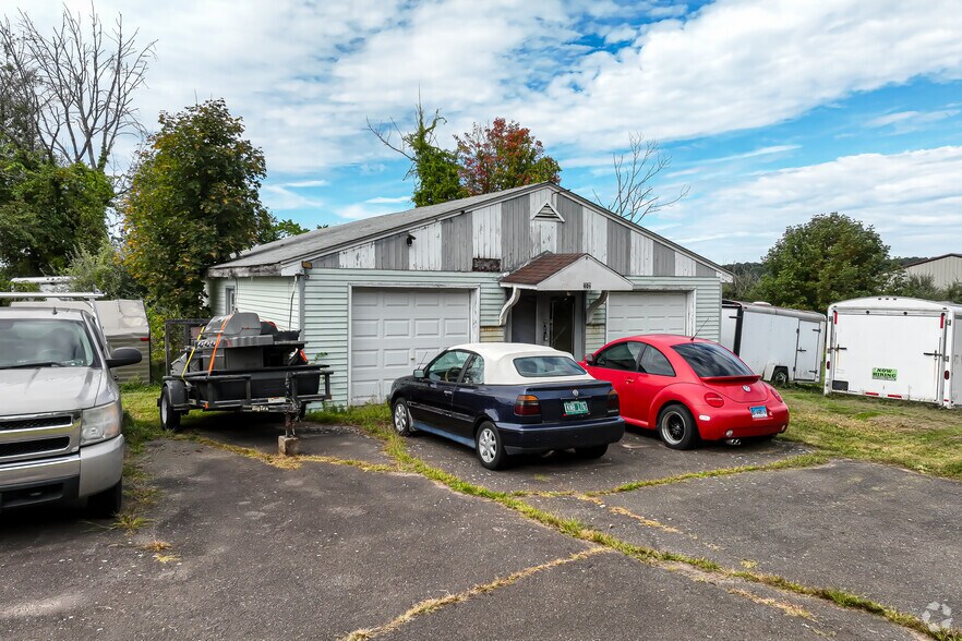 406 Somers Rd, Ellington, CT à vendre - Photo principale - Image 1 de 14